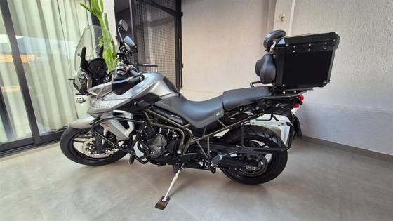 TRIUMPH TIGER 800 XRT TRIUMPH TIGER 800 XRT